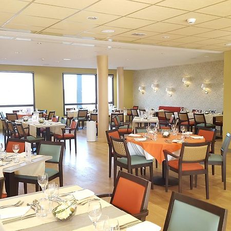 Residence Seniors Domitys Les Hautes Feuilles Reims Exterior photo