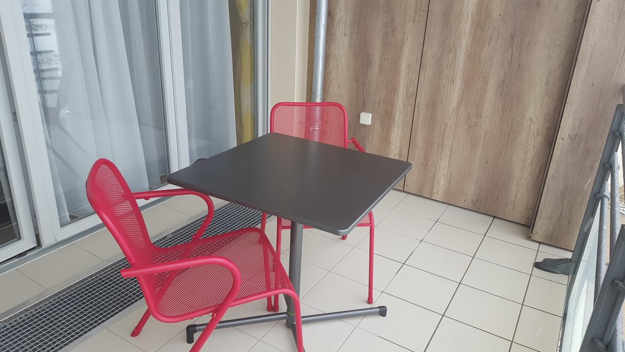 Residence Seniors Domitys Les Hautes Feuilles Reims Exterior photo