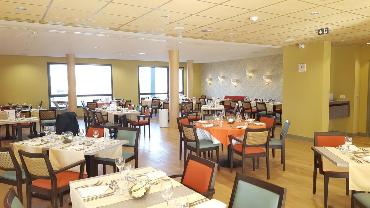 Residence Seniors Domitys Les Hautes Feuilles Reims Exterior photo